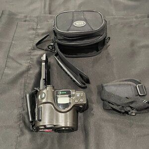 Olympus Infinity SuperZoom 330 35mm camera